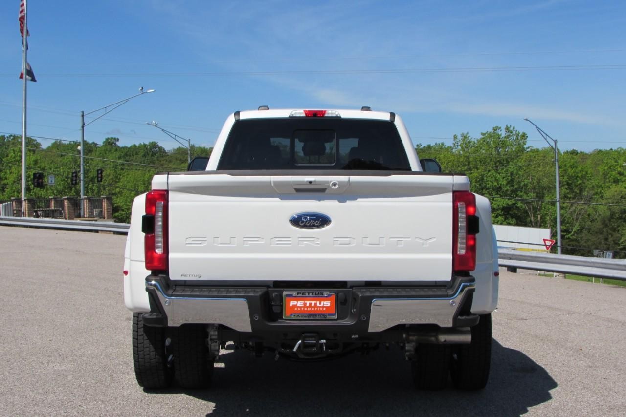 2025 Star White Metallic Tri-Coat Ford Super Duty F-450 DRW Lariat DRW 4X4 Truck