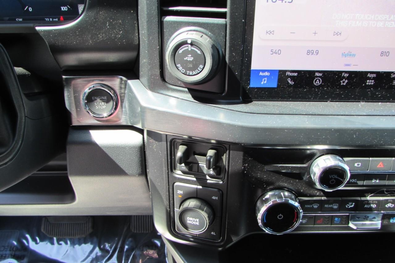 2025 Star White Metallic Tri-Coat Ford Super Duty F-450 DRW Lariat DRW 4X4 Truck