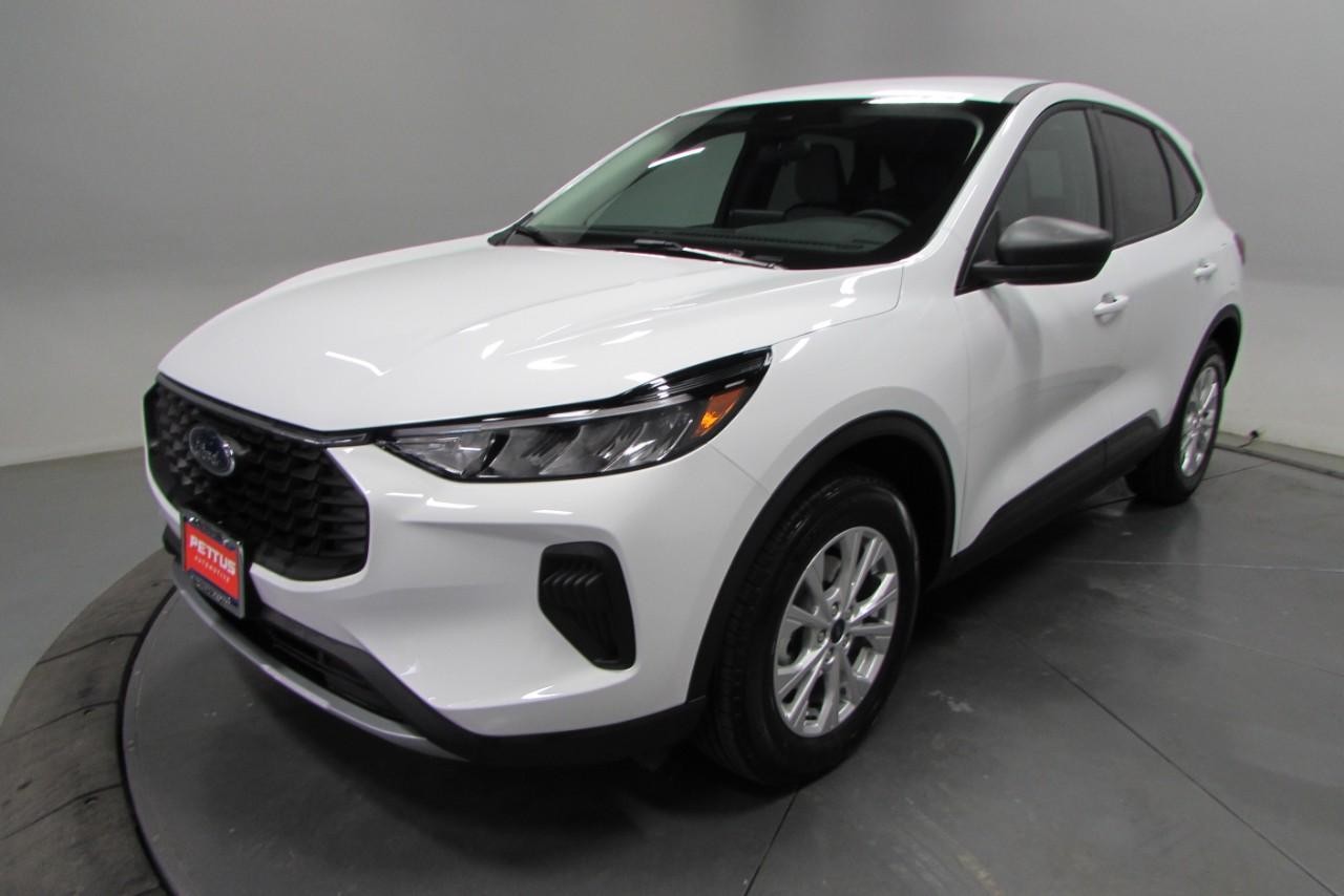 2025 Oxford White Ford Escape Active FWD SUV
