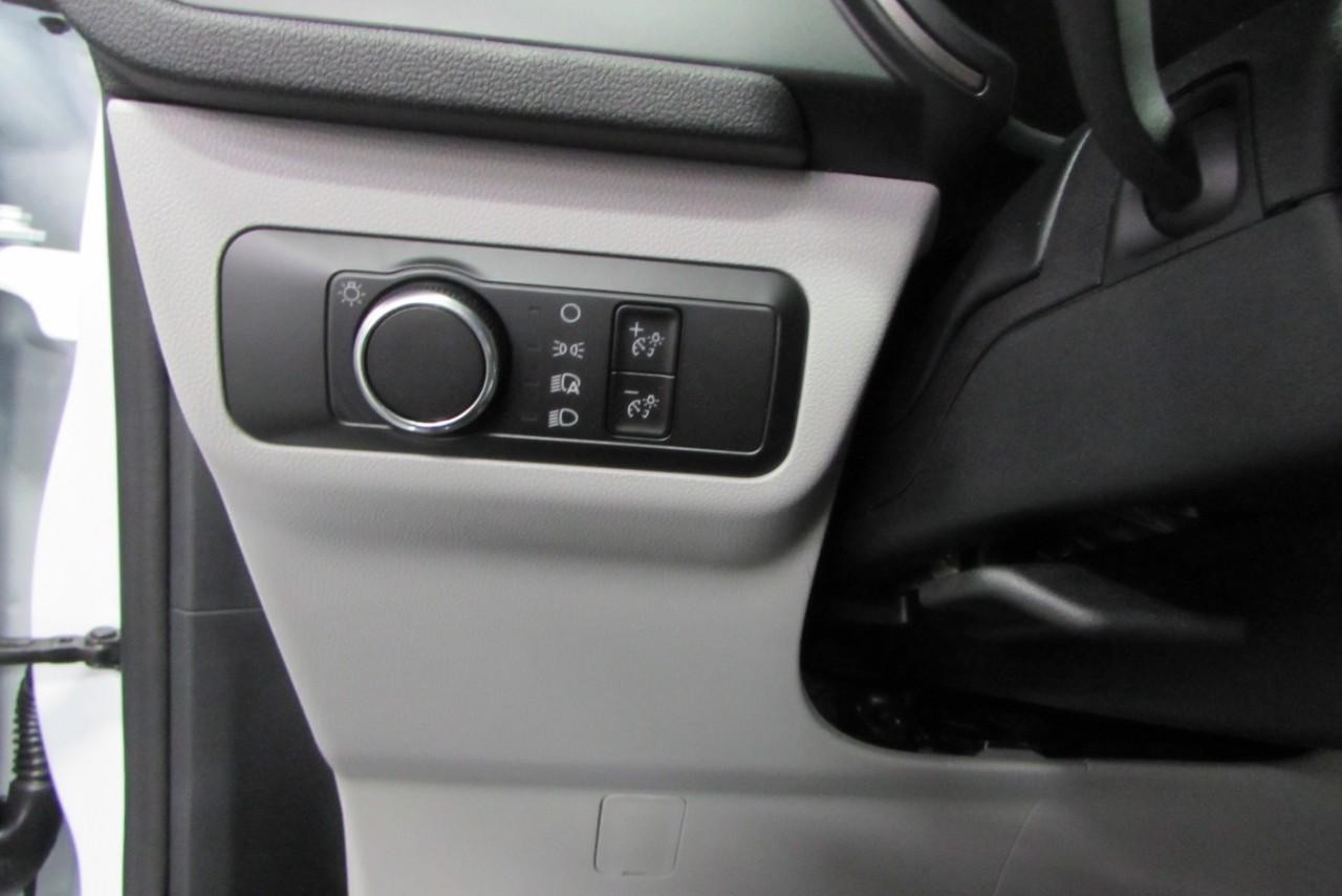2025 Oxford White Ford Escape Active FWD SUV