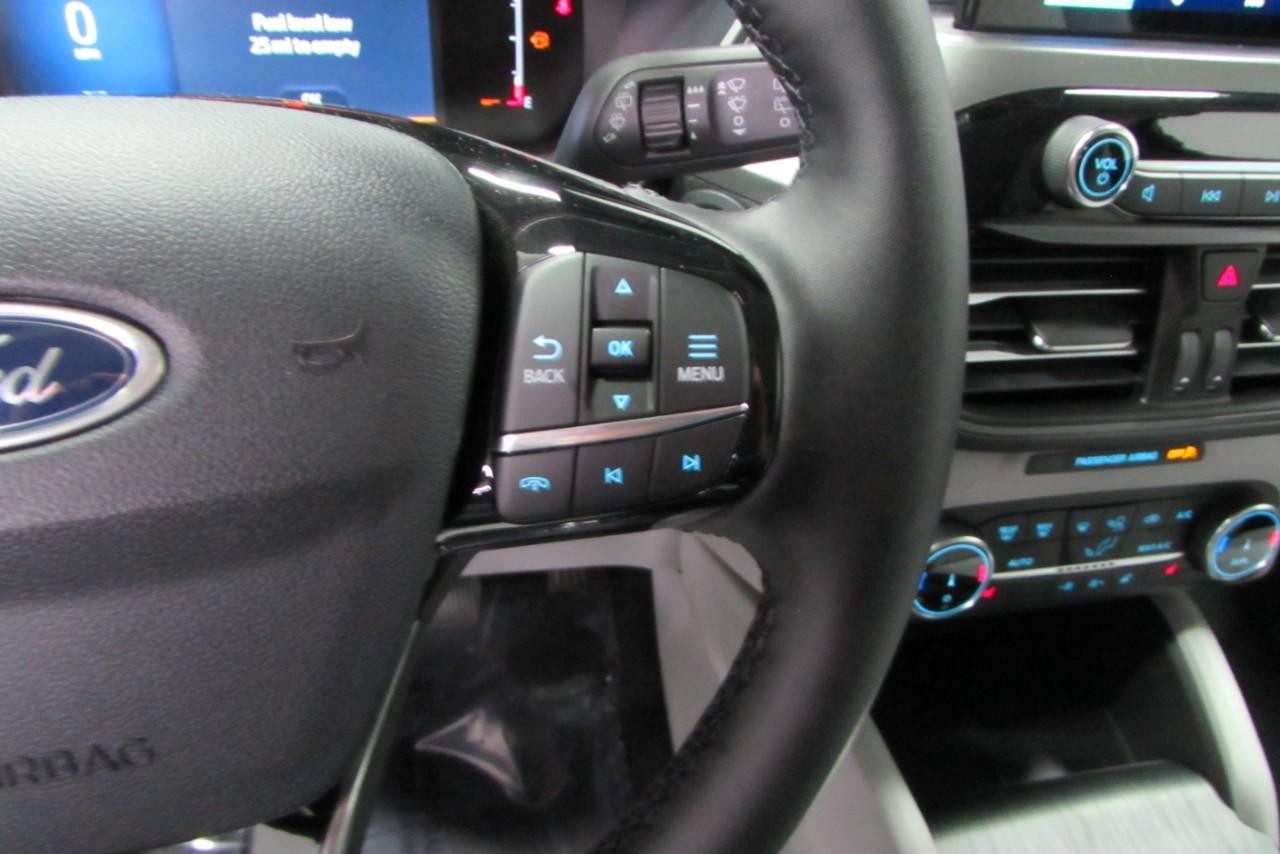 2025 Oxford White Ford Escape Active FWD SUV