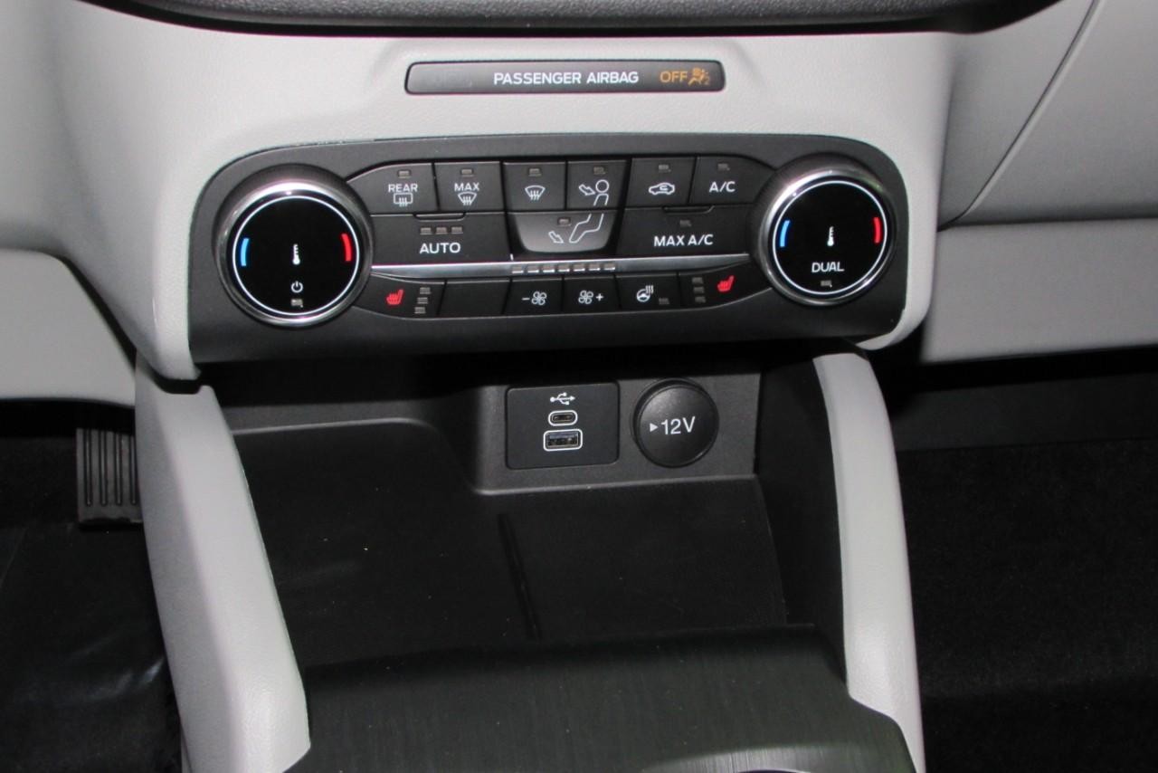 2025 Oxford White Ford Escape Active FWD SUV