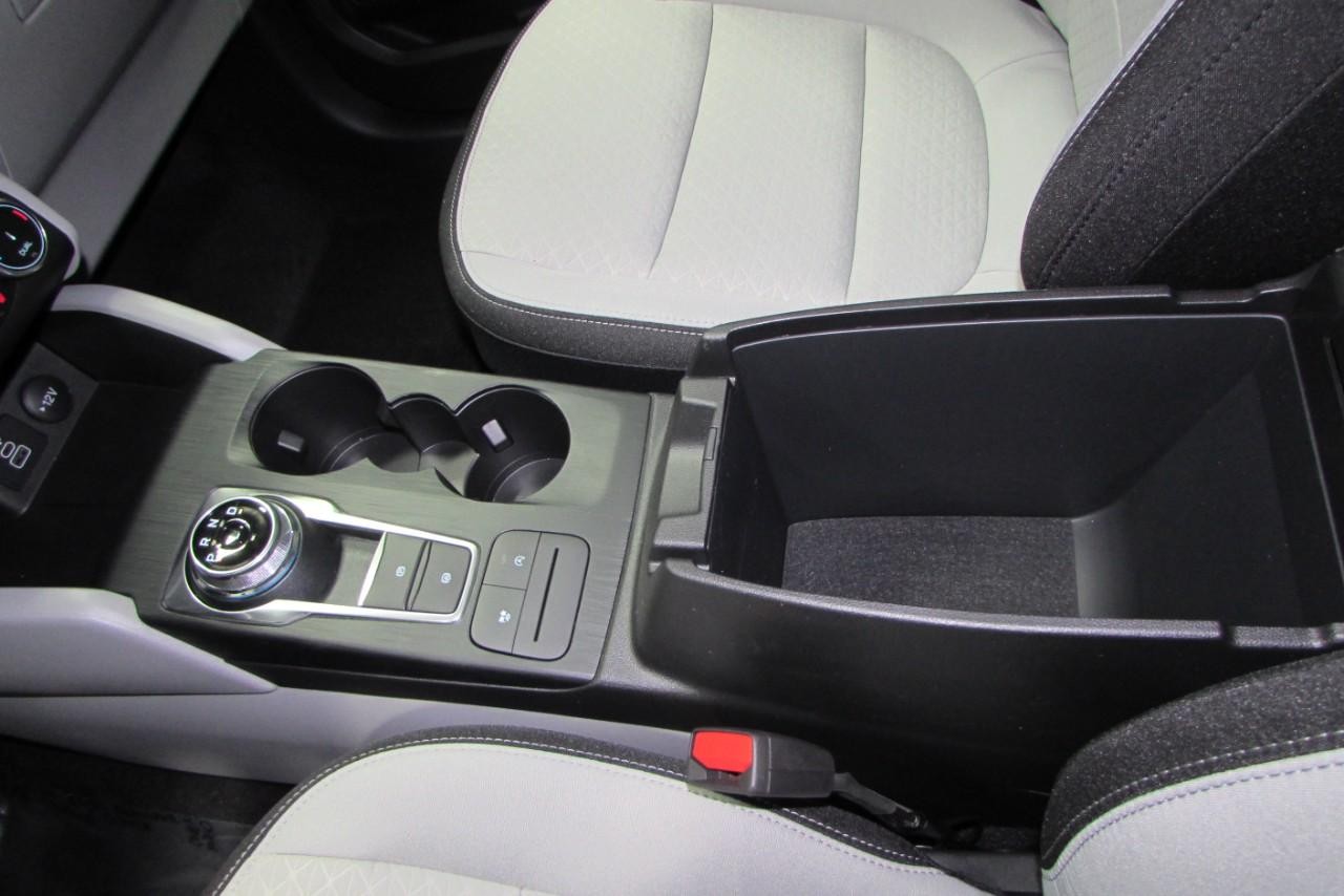 2025 Oxford White Ford Escape Active FWD SUV