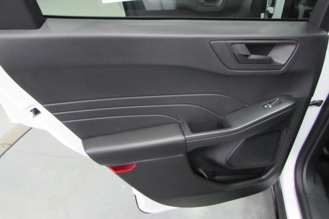 2025 Oxford White Ford Escape Active FWD SUV