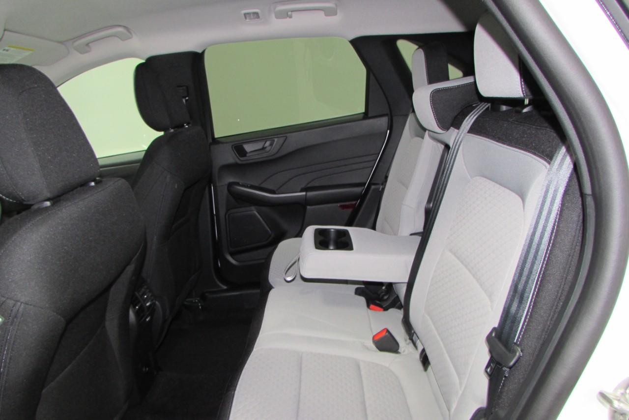 2025 Oxford White Ford Escape Active FWD SUV