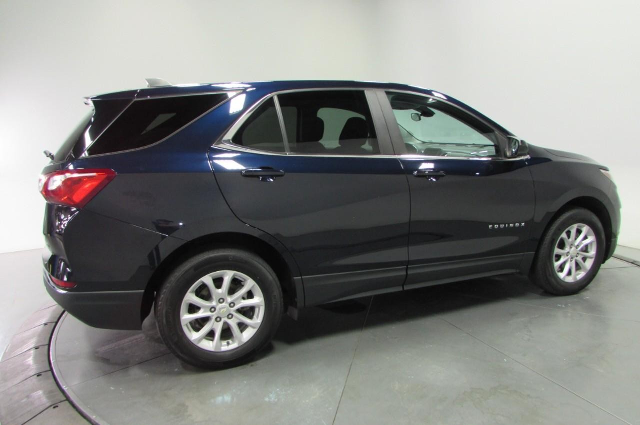 Chevrolet Equinox Vehicle Full-screen Gallery Image 05