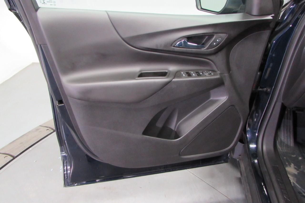 Chevrolet Equinox Vehicle Full-screen Gallery Image 08