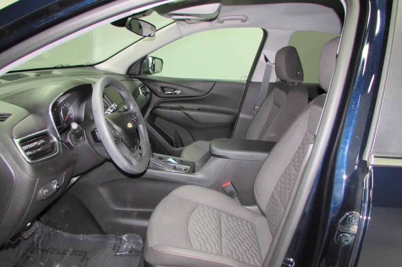 Chevrolet Equinox Vehicle Full-screen Gallery Image 09