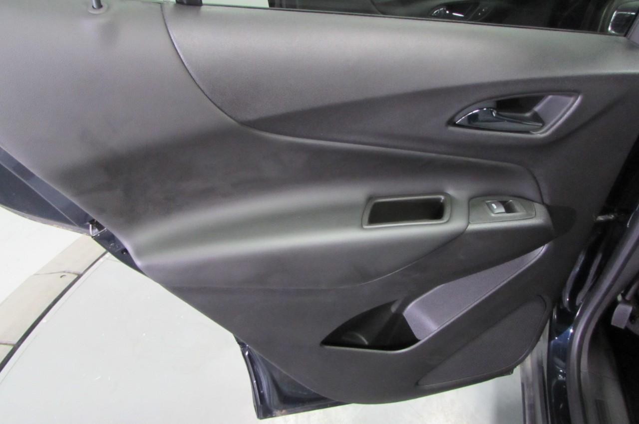 Chevrolet Equinox Vehicle Full-screen Gallery Image 20