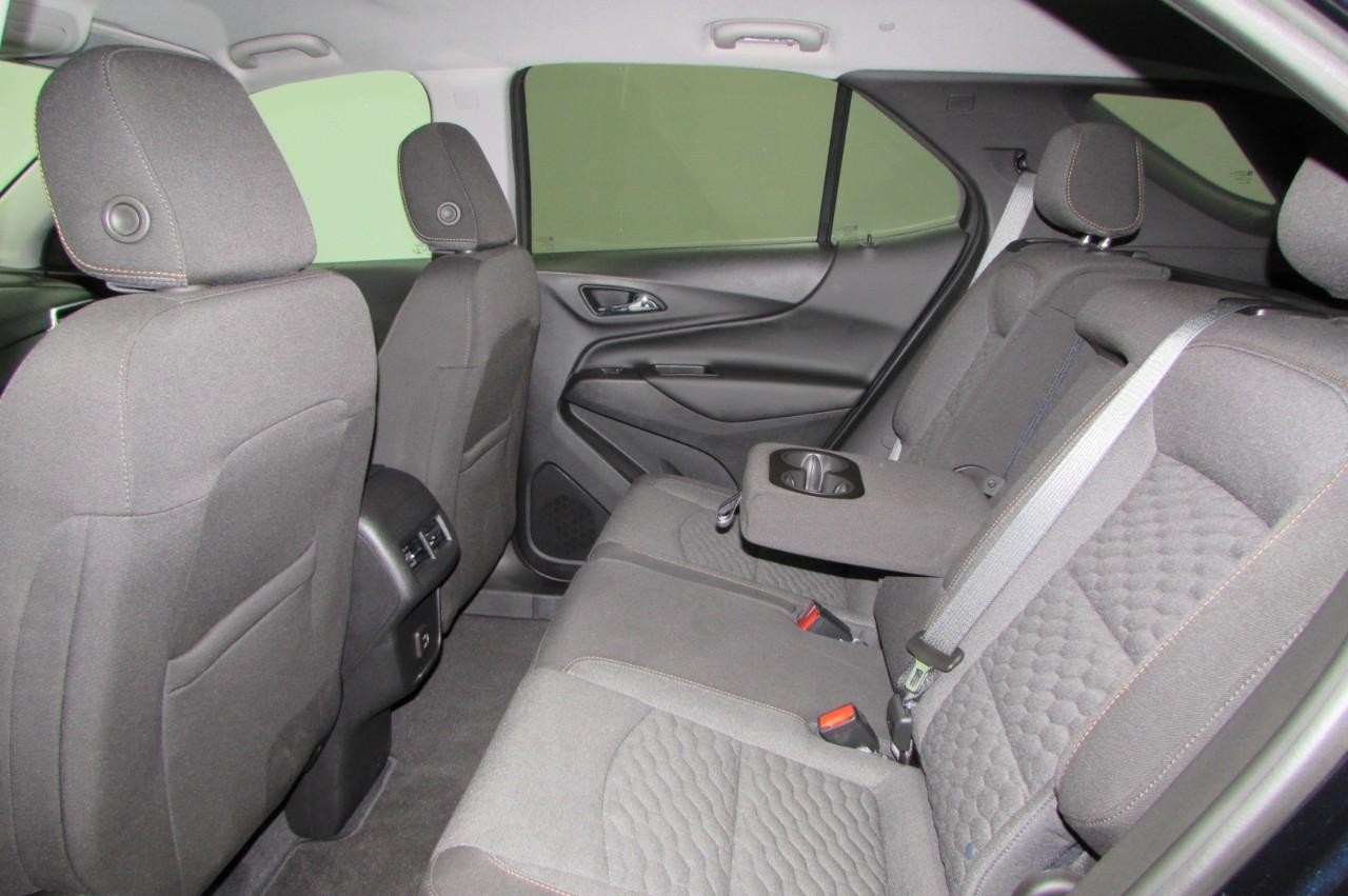 Chevrolet Equinox Vehicle Full-screen Gallery Image 21