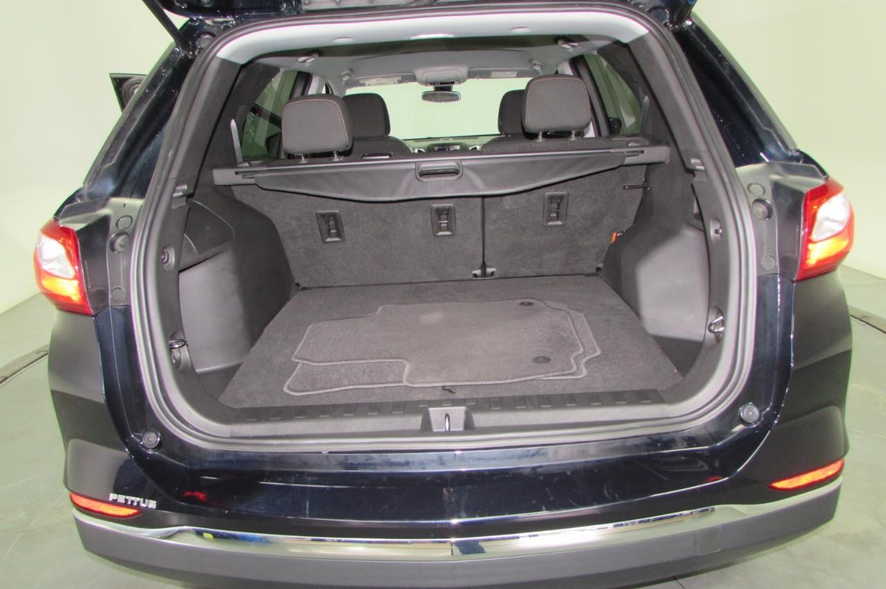 Chevrolet Equinox Vehicle Full-screen Gallery Image 22