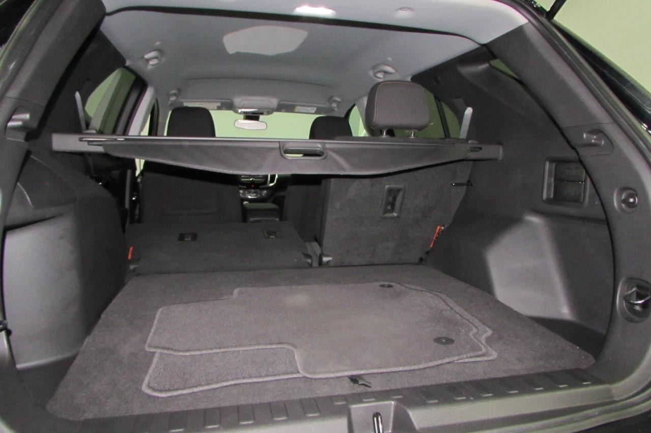 Chevrolet Equinox Vehicle Full-screen Gallery Image 23