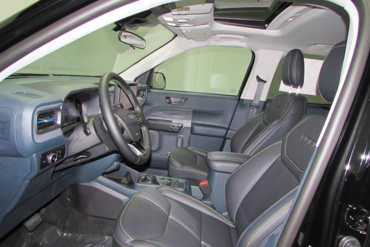 2025 Ford Maverick photo 11