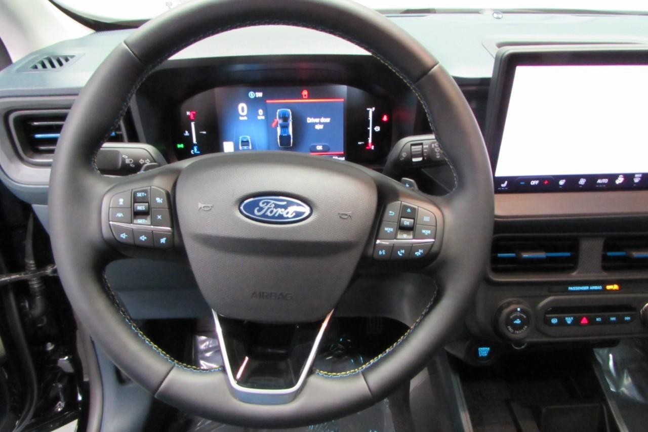 2025 Ford Maverick photo 13