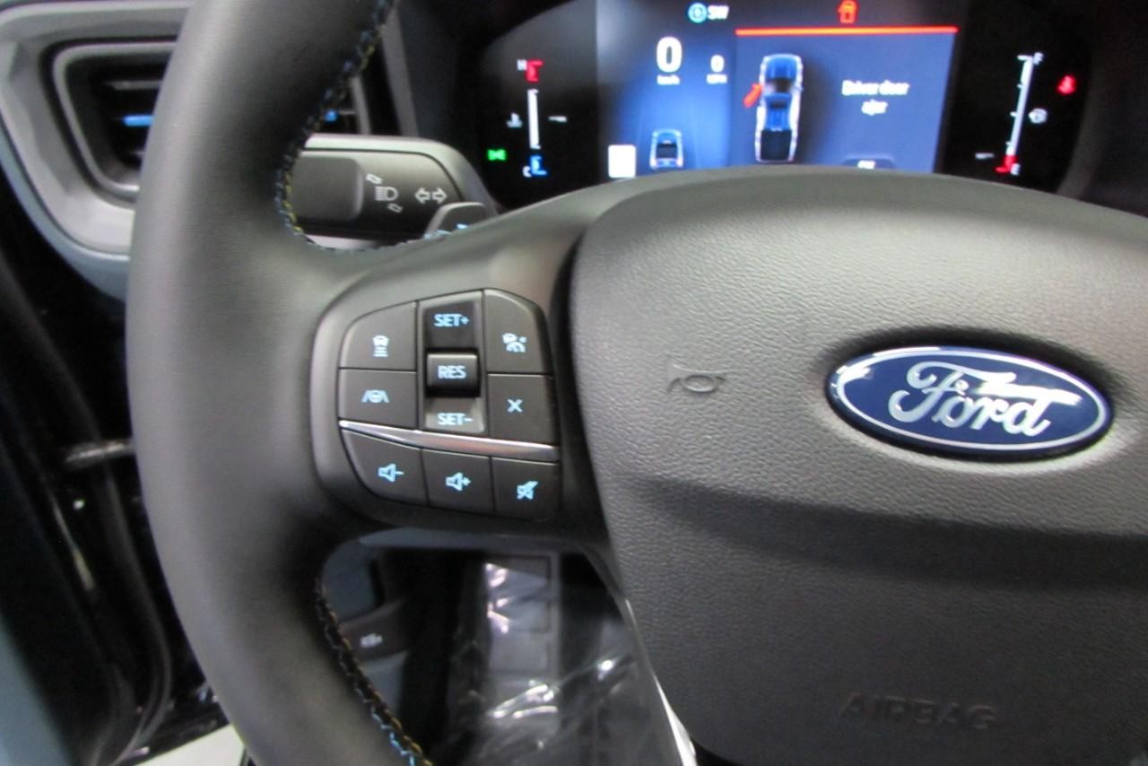 2025 Ford Maverick photo 14