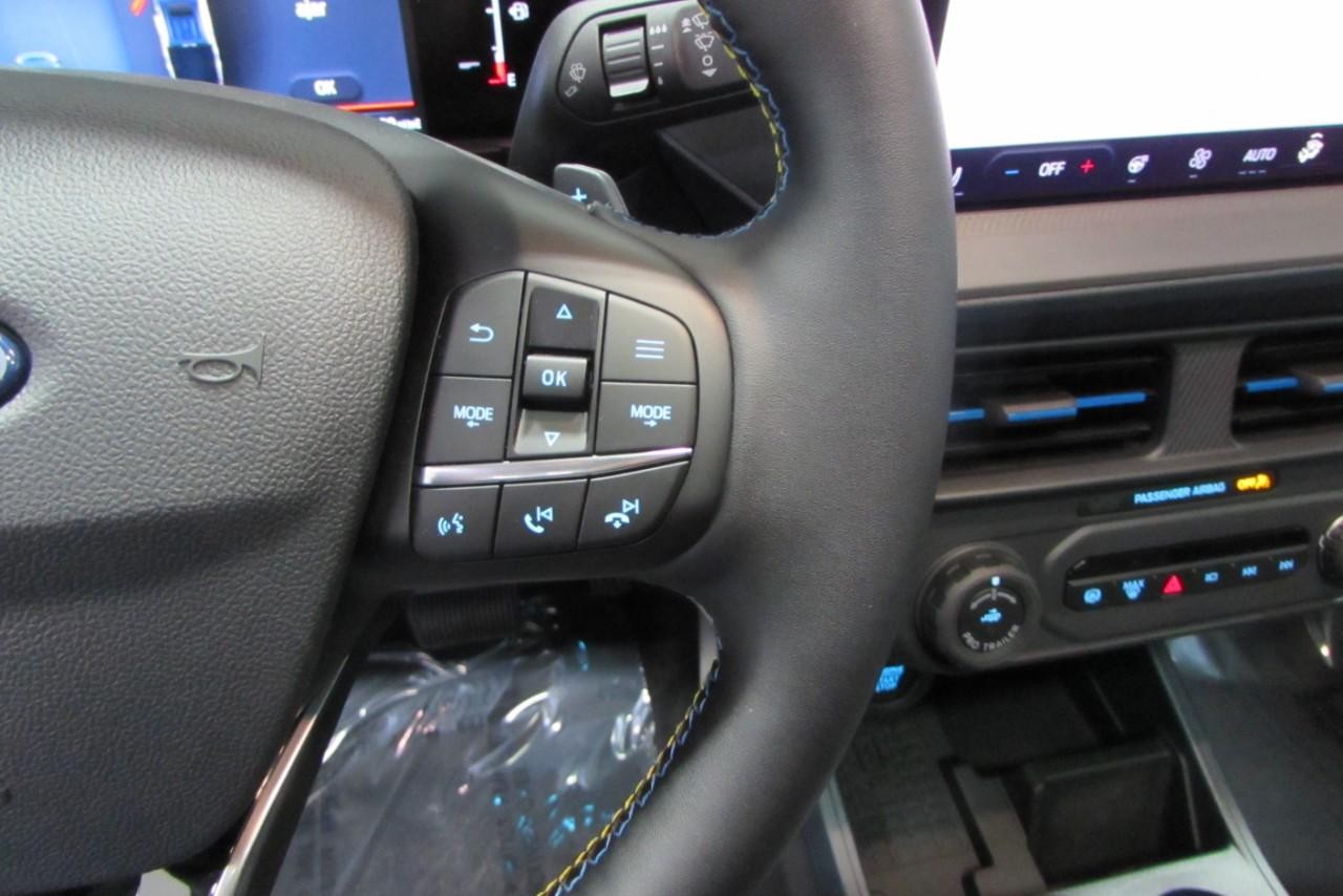 2025 Ford Maverick photo 15