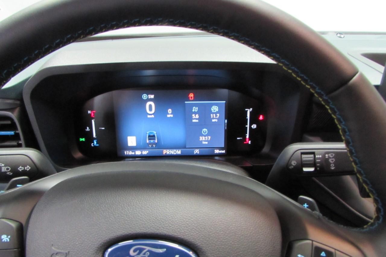 2025 Ford Maverick photo 16