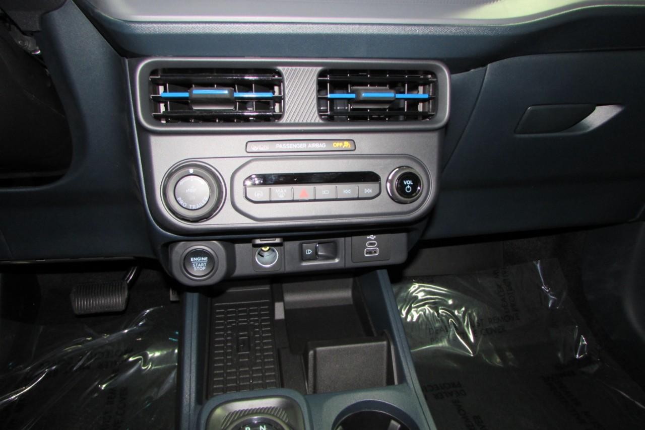 2025 Ford Maverick photo 18