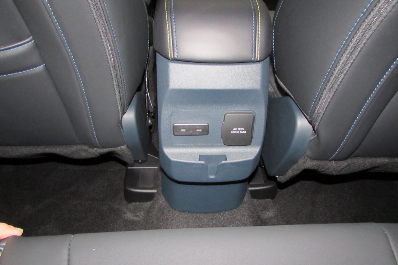 2025 Ford Maverick photo 23