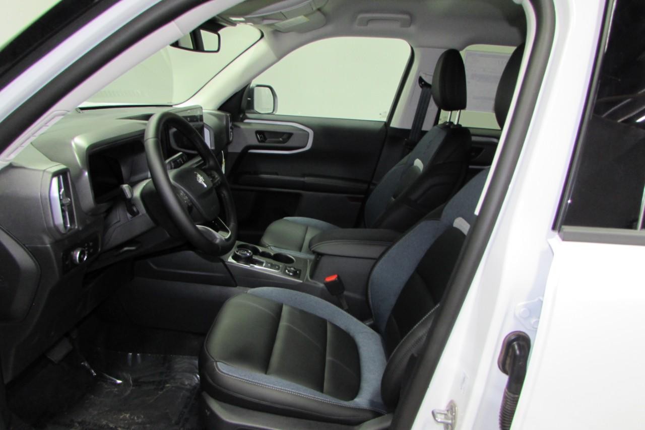 2025 Oxford White Ford Bronco Sport Outer Banks 4X4 SUV