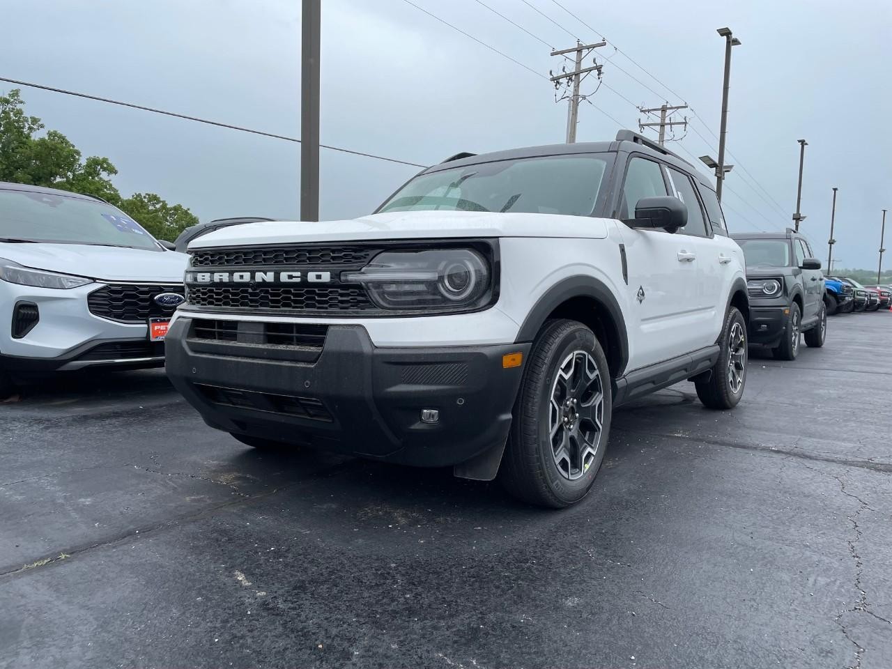2025 Oxford White Ford Bronco Sport Outer Banks 4X4 SUV