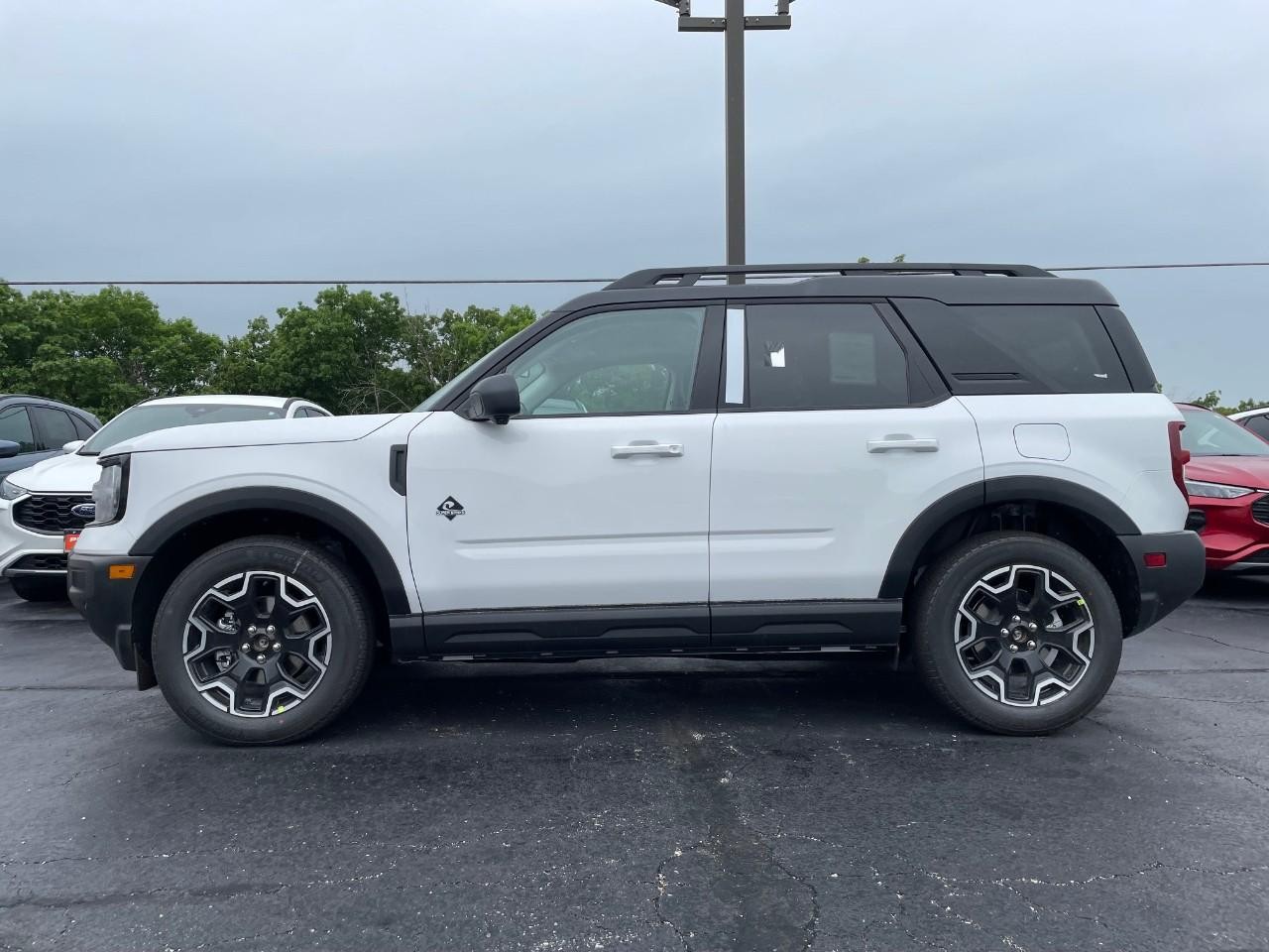 2025 Oxford White Ford Bronco Sport Outer Banks 4X4 SUV