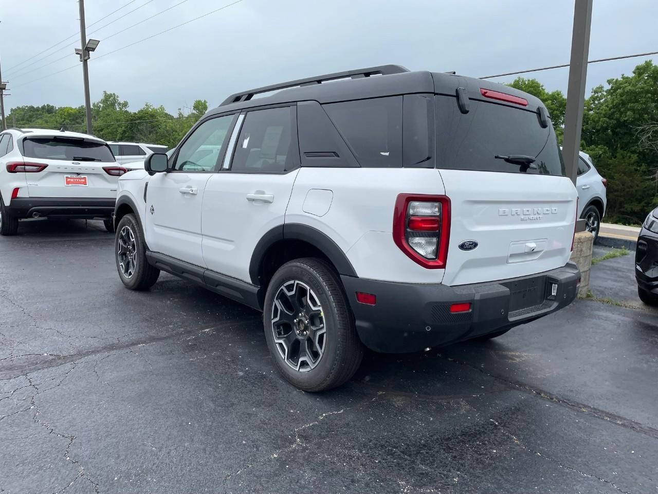2025 Oxford White Ford Bronco Sport Outer Banks 4X4 SUV