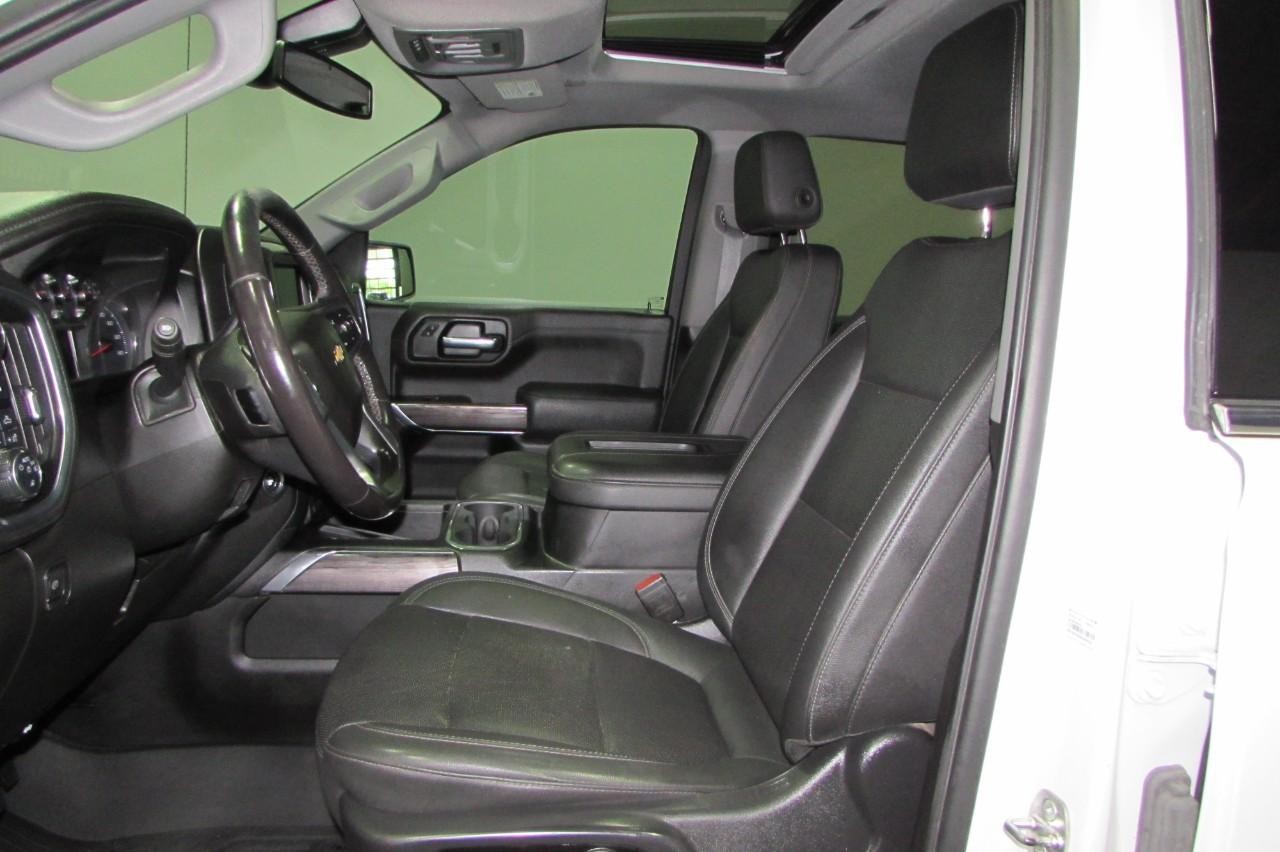 Chevrolet Silverado 1500 Vehicle Full-screen Gallery Image 18