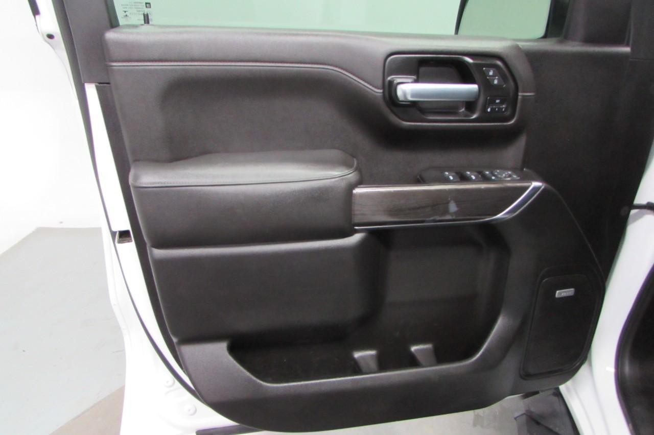 Chevrolet Silverado 1500 Vehicle Full-screen Gallery Image 19