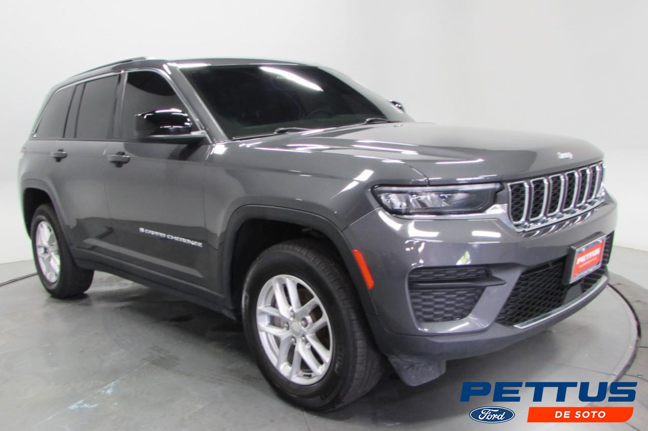 2024 Baltic Gray Metallic Clearcoat Jeep Grand Cherokee Laredo SUV