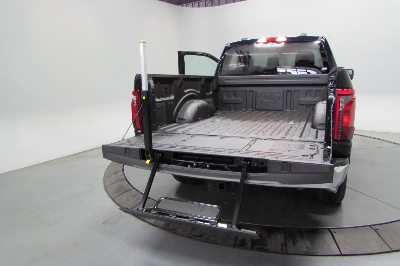 2025 Atlas Blue Metallic Ford F-150 XL 4X4 Truck