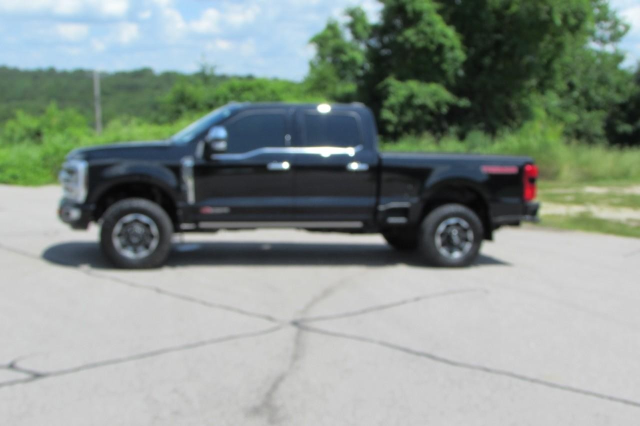 2024 Agate Black Metallic Ford Super Duty F-350 SRW Platinum 4X4 Truck