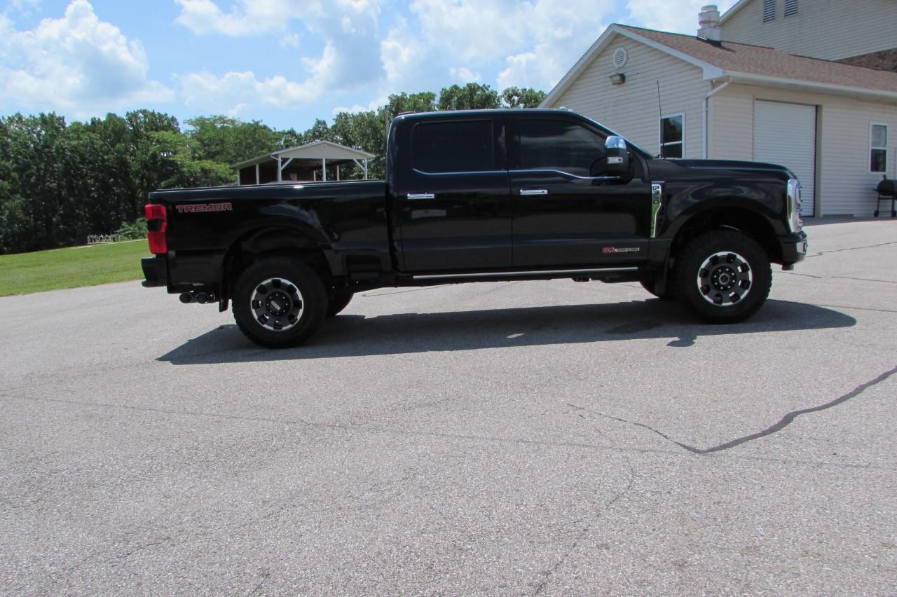 2024 Agate Black Metallic Ford Super Duty F-350 SRW Platinum 4X4 Truck