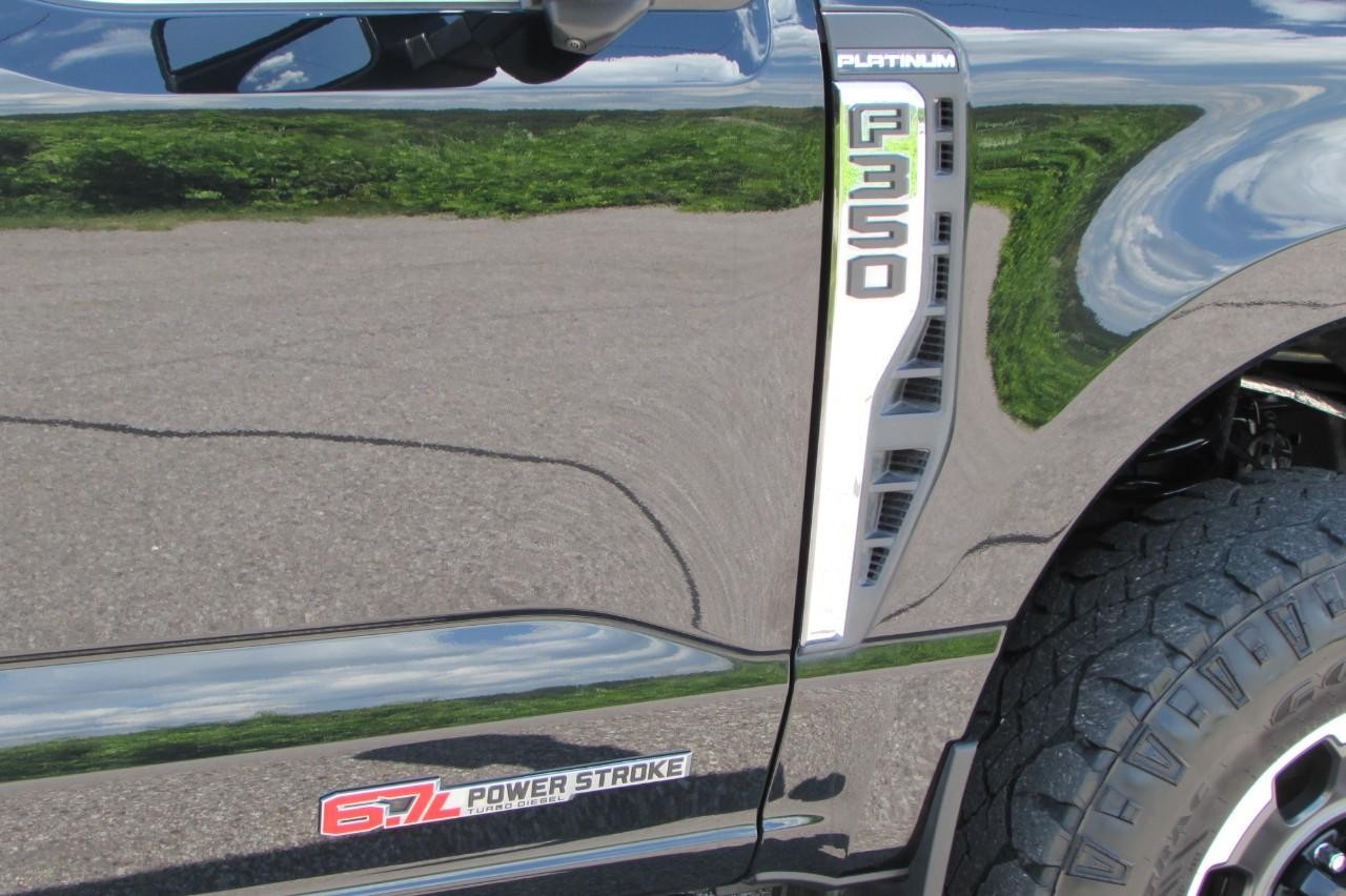 2024 Agate Black Metallic Ford Super Duty F-350 SRW Platinum 4X4 Truck