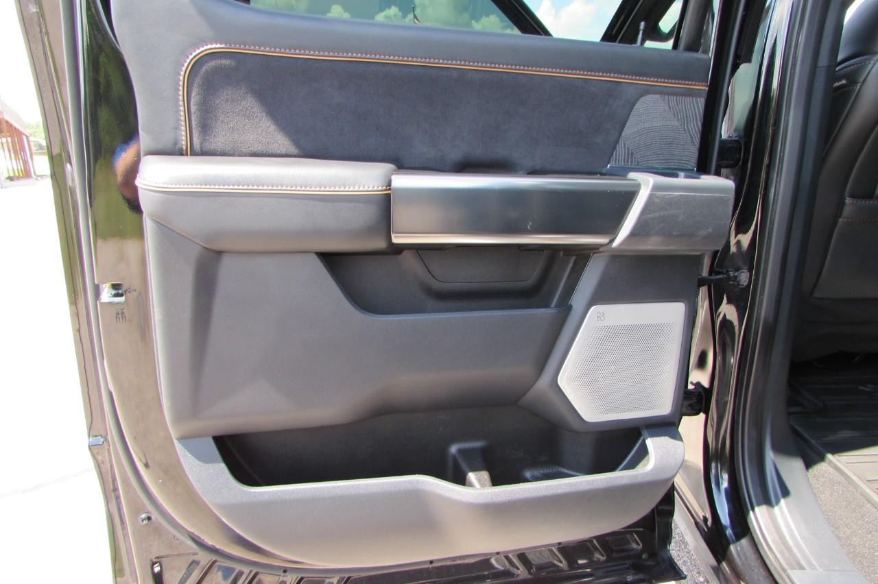 2024 Agate Black Metallic Ford Super Duty F-350 SRW Platinum 4X4 Truck