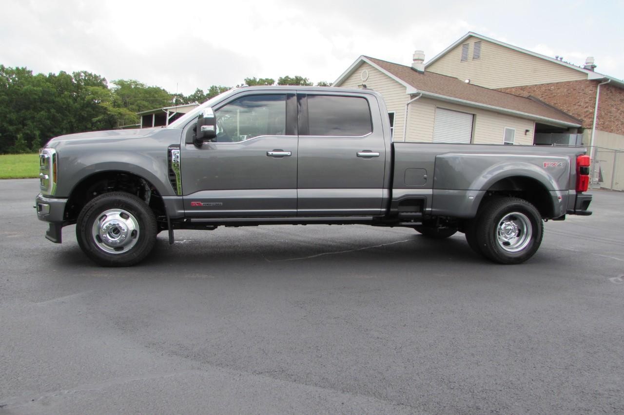 2025 Carbonized Gray Metallic Ford Super Duty F-350 DRW Platinum DRW 4X4 Truck