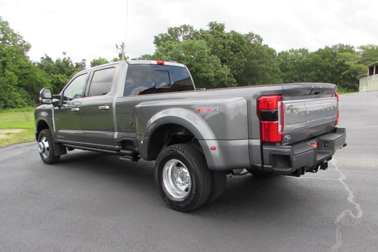 2025 Carbonized Gray Metallic Ford Super Duty F-350 DRW Platinum DRW 4X4 Truck