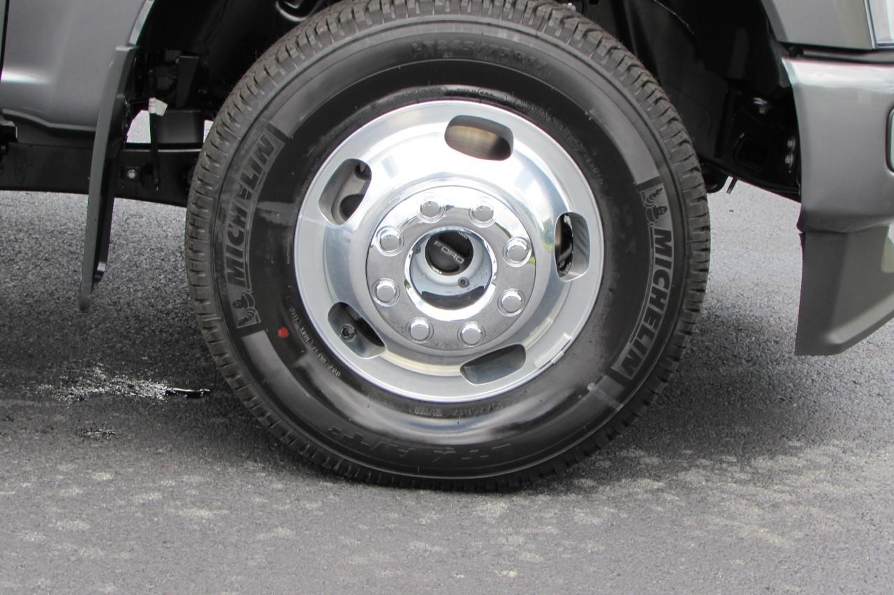 2025 Carbonized Gray Metallic Ford Super Duty F-350 DRW Platinum DRW 4X4 Truck