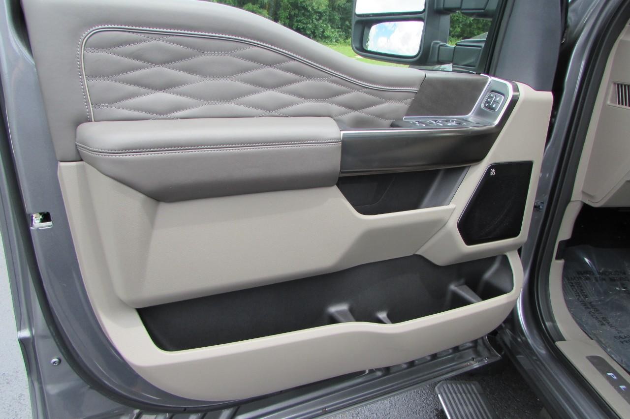 2025 Carbonized Gray Metallic Ford Super Duty F-350 DRW Platinum DRW 4X4 Truck