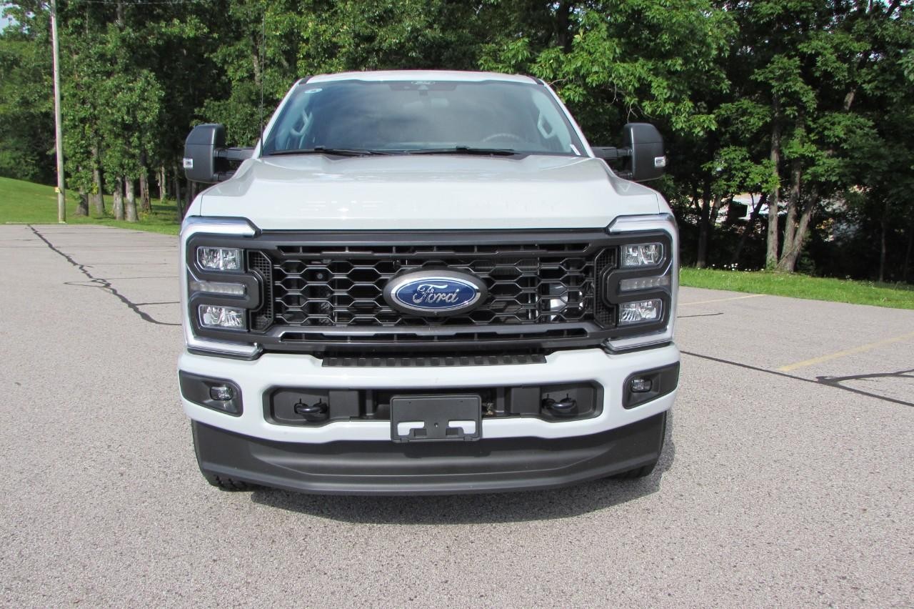 2025 Oxford White Ford Super Duty F-250 SRW XL 4X4 Truck