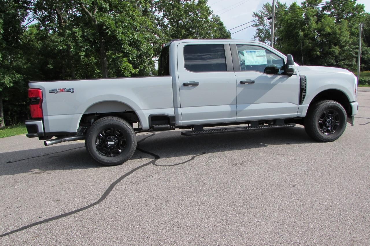 2025 Oxford White Ford Super Duty F-250 SRW XL 4X4 Truck
