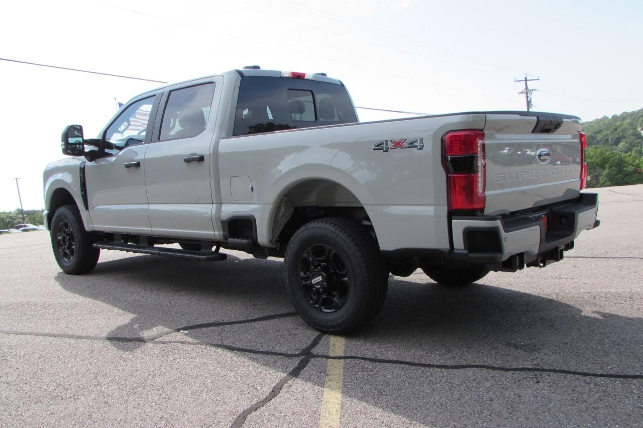 2025 Oxford White Ford Super Duty F-250 SRW XL 4X4 Truck