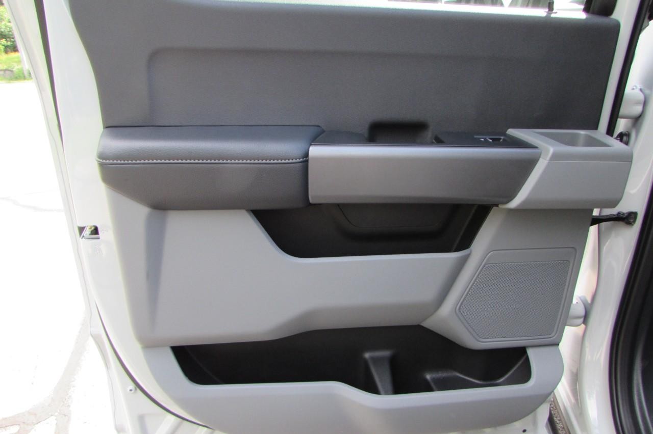 2025 Oxford White Ford Super Duty F-250 SRW XL 4X4 Truck