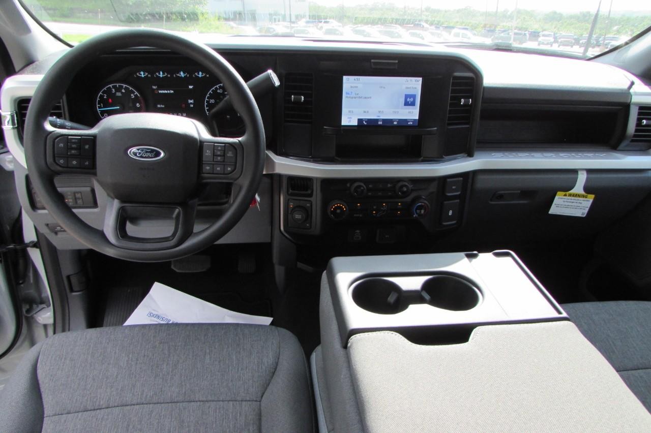 2025 Oxford White Ford Super Duty F-250 SRW XL 4X4 Truck