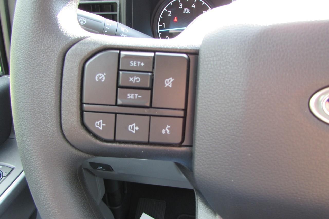 2025 Oxford White Ford Super Duty F-250 SRW XL 4X4 Truck