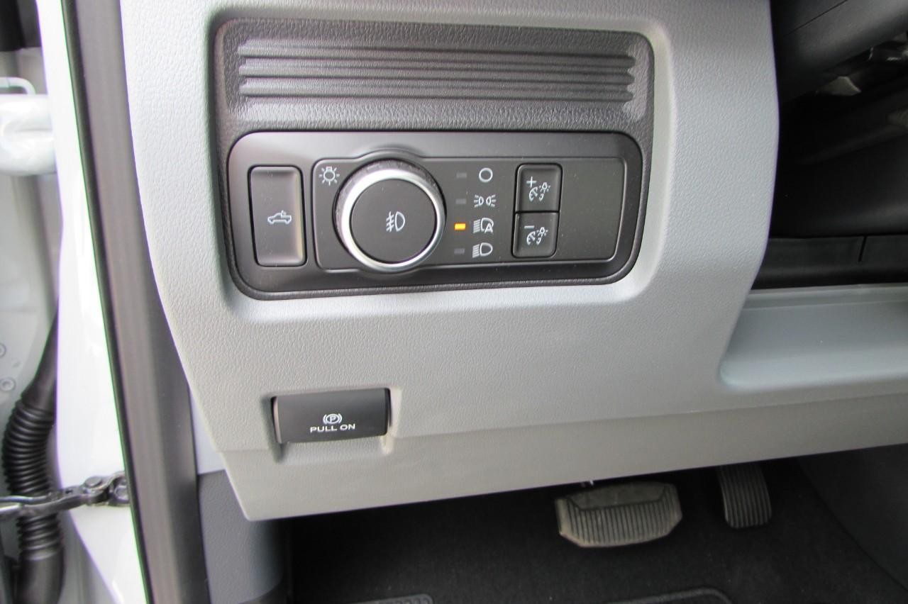2025 Oxford White Ford Super Duty F-250 SRW XL 4X4 Truck