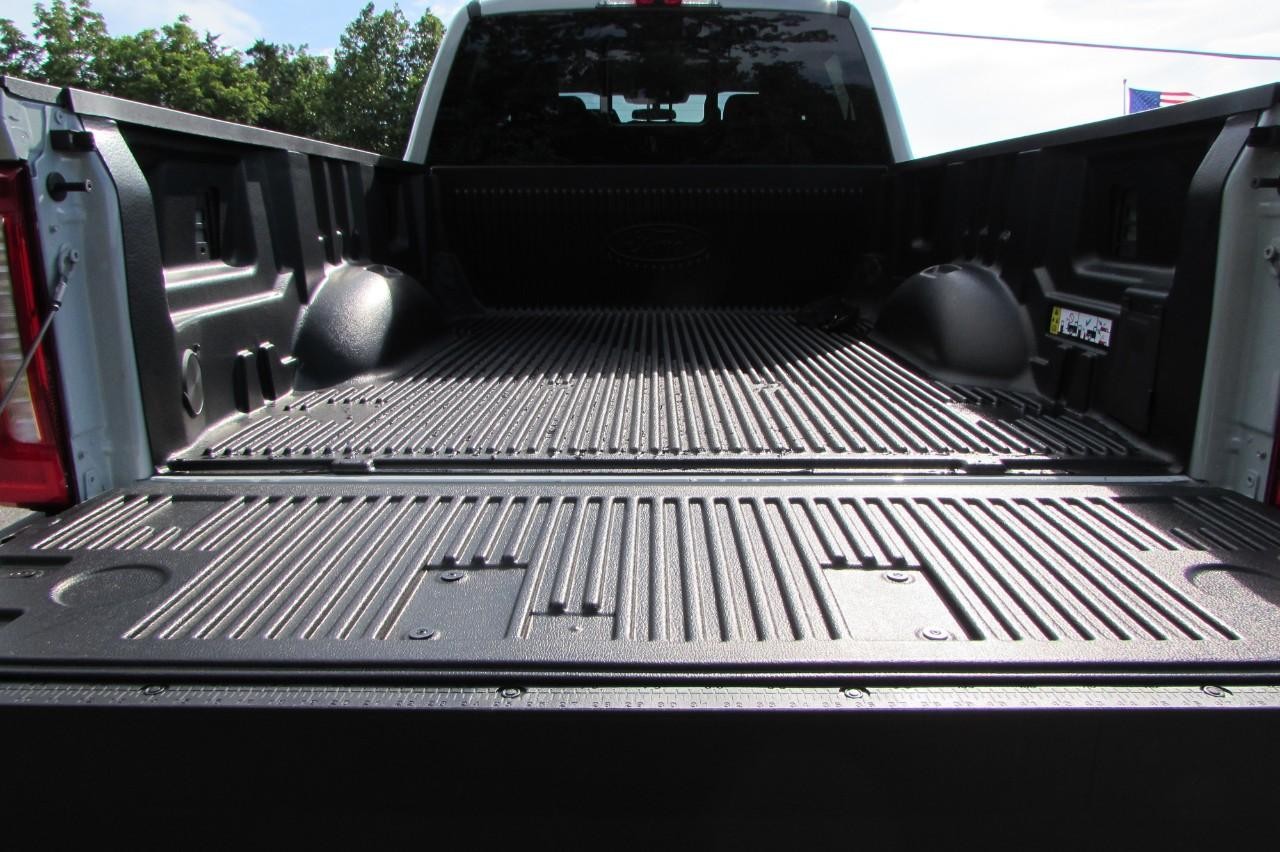 2025 Oxford White Ford Super Duty F-250 SRW XL 4X4 Truck