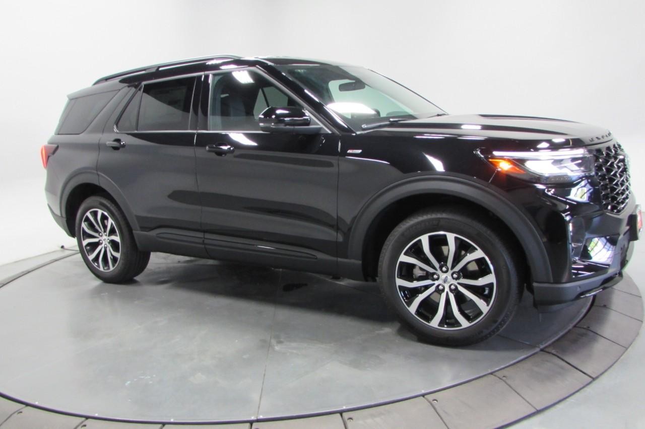 2025 Agate Black Metallic Ford Explorer ST-Line 4X4 SUV