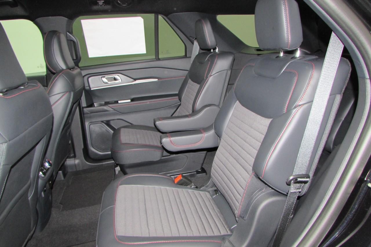 2025 Agate Black Metallic Ford Explorer ST-Line 4X4 SUV