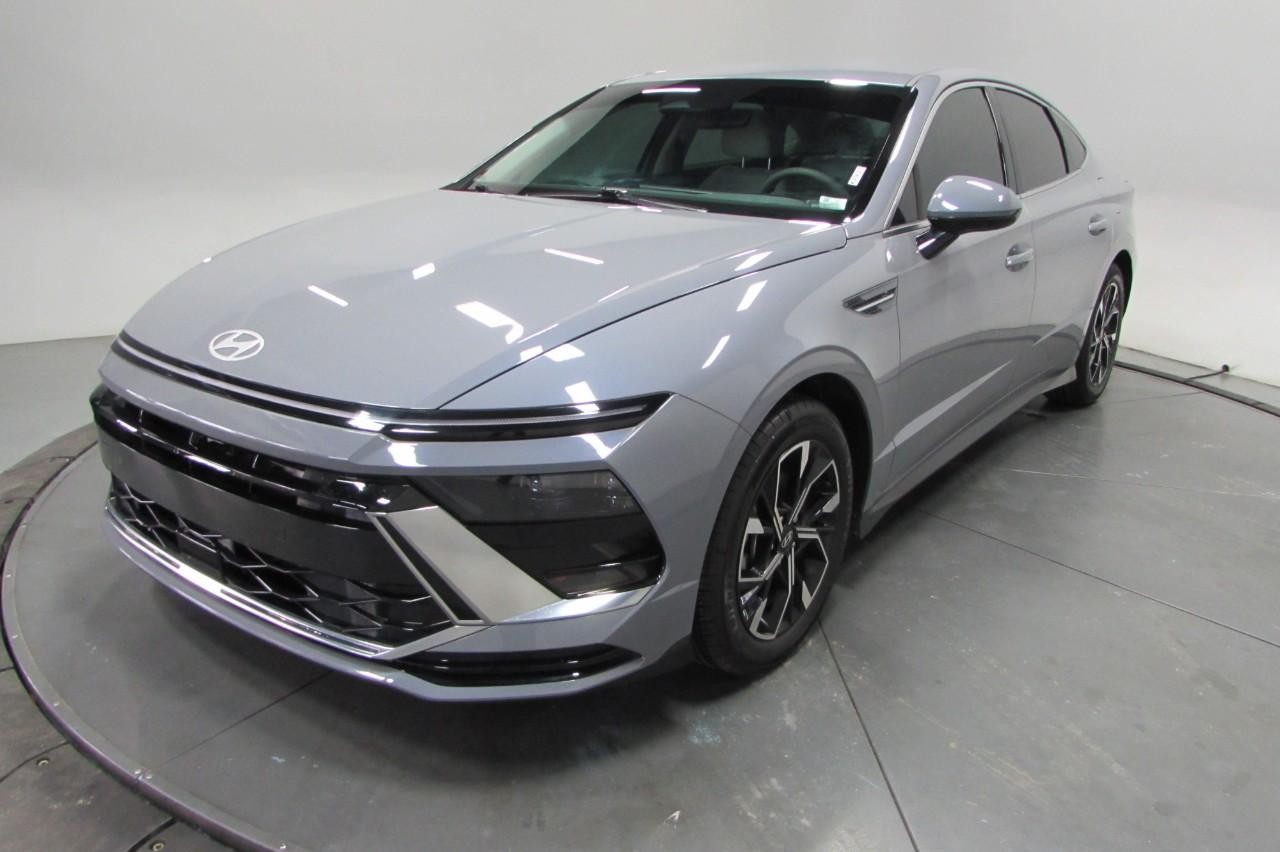 2024 BLUE Hyundai Sonata SEL FWD Sedan